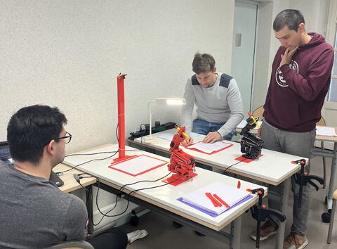 Invention d'un bras robotique piloté par IA